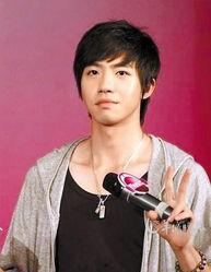 俞灏明以前的照片,从青涩少年到成熟魅力